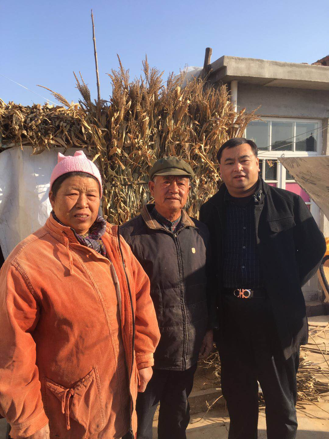 徐总对潮水二村贫困户 一对一帮扶脱贫.jpg